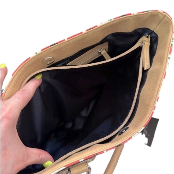 👜🌺‎ NWT TIGNANELLO Strawberry Poppy Tote | Red & Cream Floral Handbag | - Picture 10 of 13